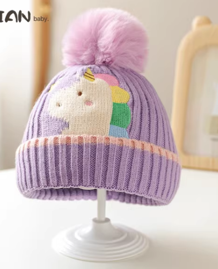 GORRO CON POMPON