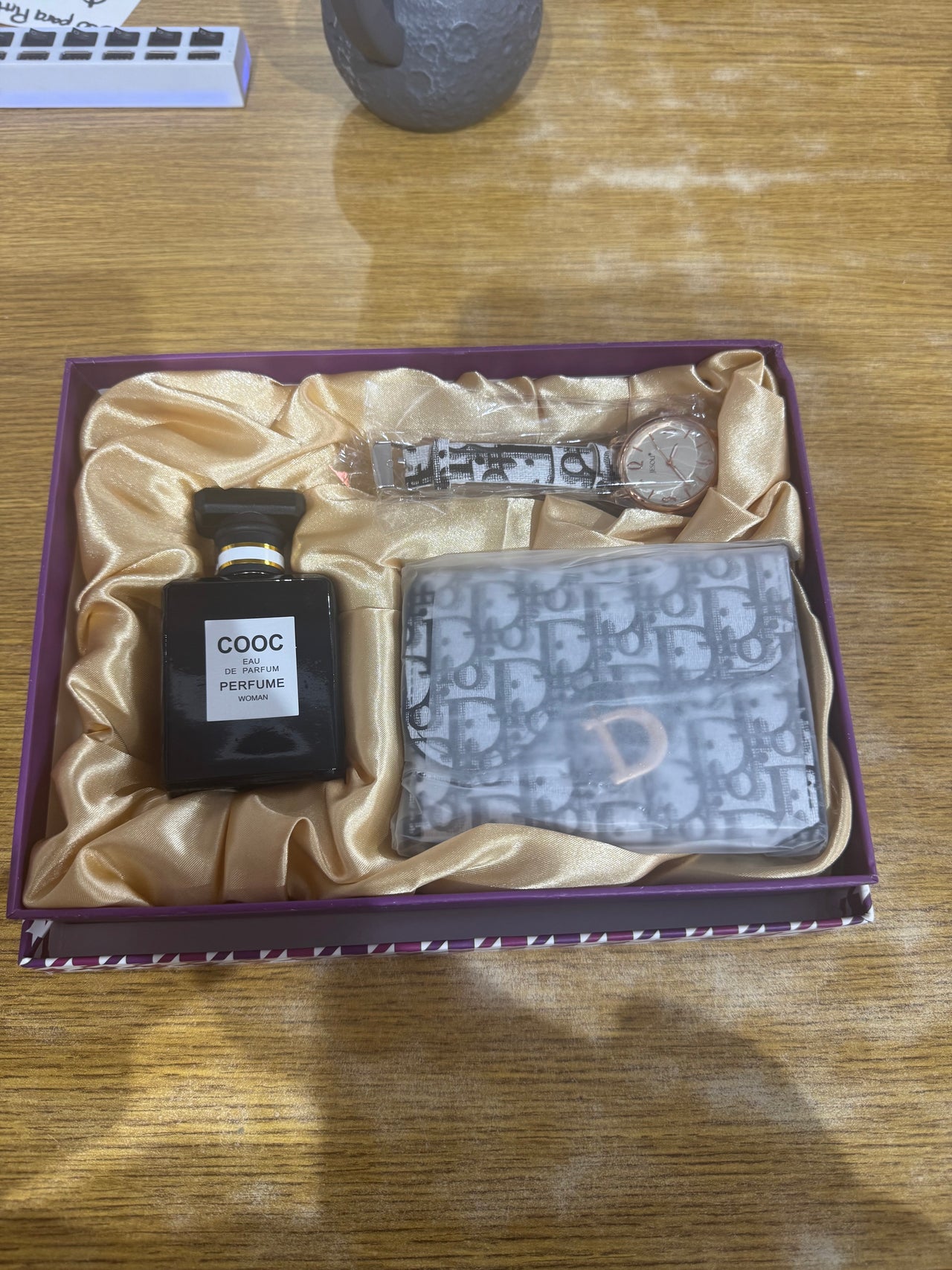Set perfume
